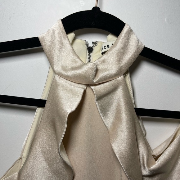 Alice + Olivia Women’s Ebony champagne could shoulder mini dress in size US 2 - Picture 5 of 9